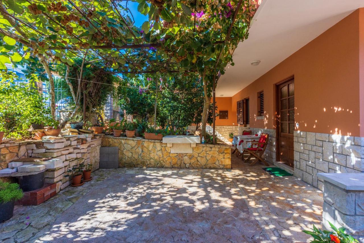 Apartments Villa Mavero Banjole Exterior photo