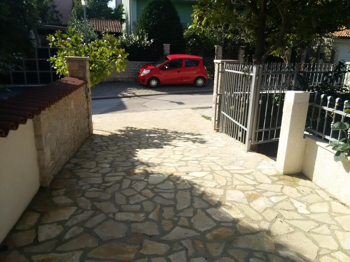 Apartments Villa Mavero Banjole Exterior photo