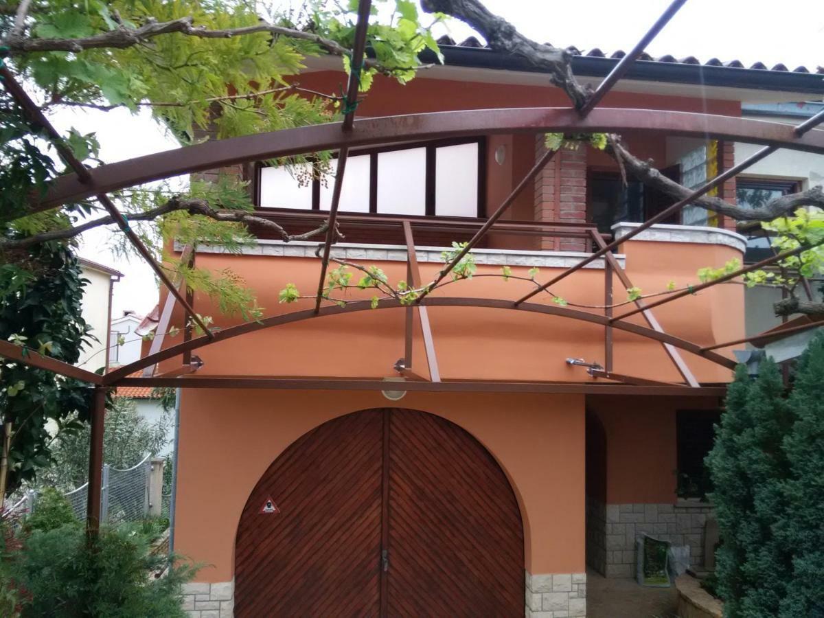 Apartments Villa Mavero Banjole Exterior photo